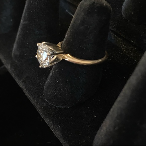 2.37ctw ROUND DIAMOND RING - Picture 4 of 6